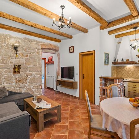 Alba Sanja I Teran Apartment Funtana Luaran gambar
