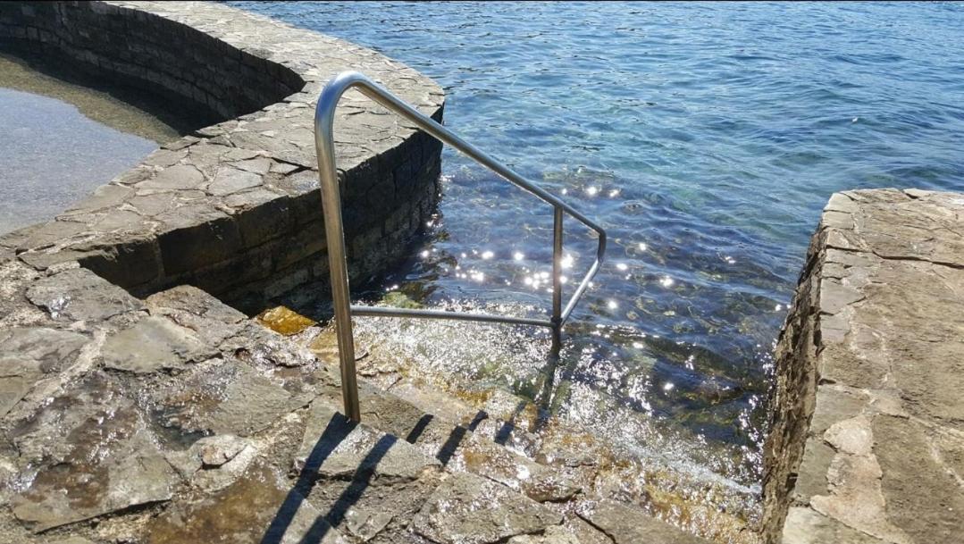 Alba Sanja I Teran Apartment Funtana Luaran gambar